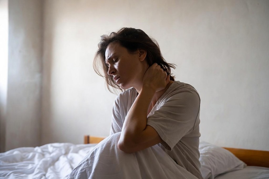 Therapeutic Cervical Pillow: Best Solution for Neck Pain&nbsp;Relief!